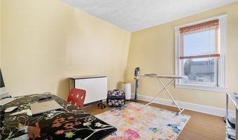 36 England St, Cumberland, RI 02864