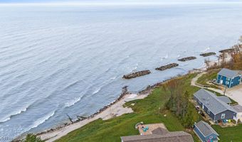 5825 Lake Rd 9, Ashtabula, OH 44004