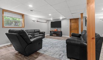 1433 W ROSELAWN Dr, Appleton, WI 54914