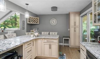 14 Deer Run Dr, Coventry, RI 02816