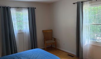 3925 Waldenwood Dr, Ann Arbor, MI 48105