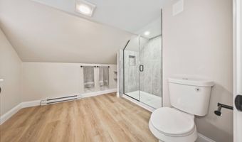 90 Battle St, Bristol, CT 06010