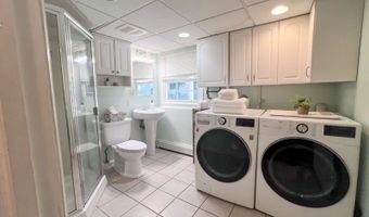 25 S Valley Rd, Bayonne, NJ 07035