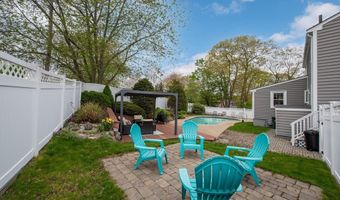 15 Palmer Rd, Beverly, MA 01915