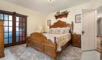 702 S Van Buren St, Auburn, IN 46706