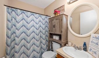 702 11th St, Altavista, VA 24517
