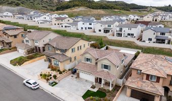 411 Calabrese St, Fallbrook, CA 92028
