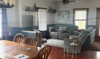 917 9th St, Aurora, NE 68818