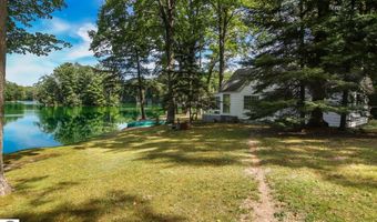 9037 Lake Of The Woods Rd, Bellaire, MI 49615