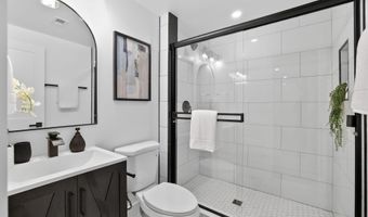 907 LAWRENCE St NE, Washington, DC 20017