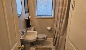 3019 1st St, Arnolds Park, IA 51331