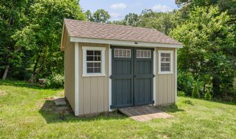 31 Wildwood Dr, Branford, CT 06405