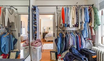 4 Findlay Pl, Newport, RI 02840