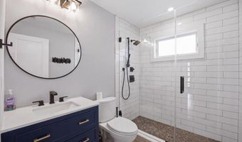 115 9TH St, Beach Haven, NJ 08008