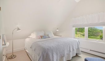 158 Narragansett Ave I, Newport, RI 02840