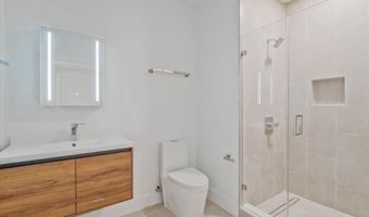 228 GLEBE Rd W 301, Alexandria, VA 22305