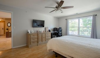 414 Wedgewood Cir 25, Belford, NJ 07718