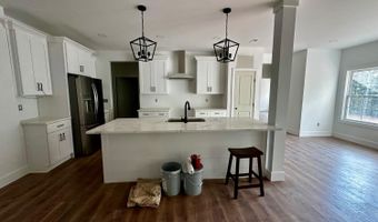470 Somerset Dr, Appomattox, VA 24522