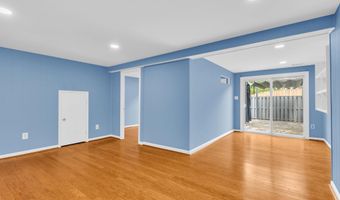 7428 FOUNTAIN HEAD Dr, Annandale, VA 22003