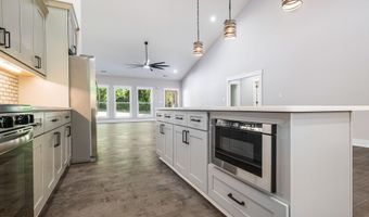 1038 N Linden Dr, Alcoa, TN 37701