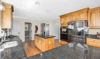 7 Oak Ridge Dr, Atkinson, NH 03811