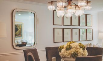 8 CARRIAGE HOUSE Cir, Alexandria, VA 22304