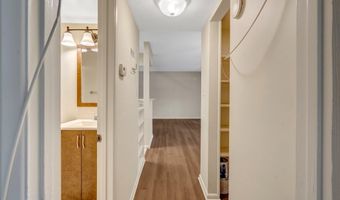 7758 DONNYBROOK Ct 101, Annandale, VA 22003