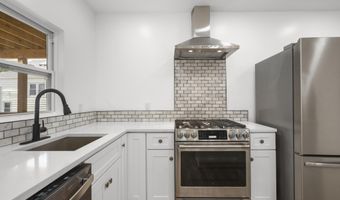 810 Brewster St, Bridgeport, CT 06605