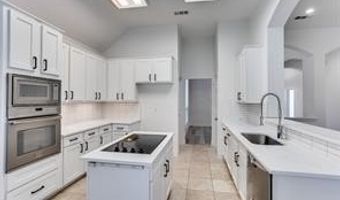 3867 Ridgelake Ct, Addison, TX 75001