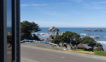 1695 BEACH LOOP Dr, Bandon, OR 97411