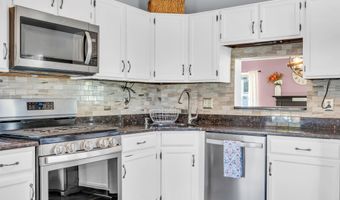 89 Ravenwood Blvd, Barnegat, NJ 08005