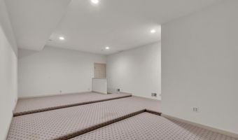 5140 Turtle Point Dr, Ann Arbor, MI 48105