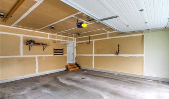 312 Brookshire Ct, Altoona, WI 54720