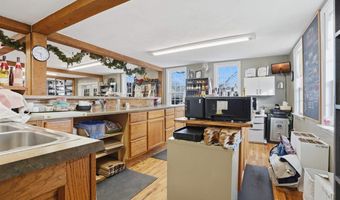 4402 220Th Trl, Amana, IA 52203