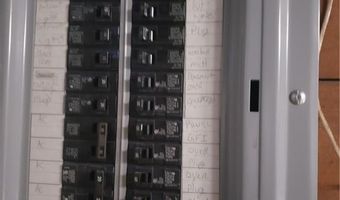 83 Valente Dr, Cranston, RI 02920