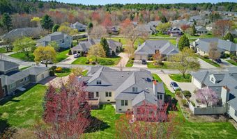 9 Pebble Beach Dr, Bedford, NH 03110