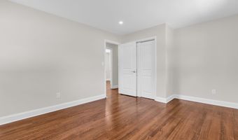 11 W Park Ave, Belford, NJ 07718