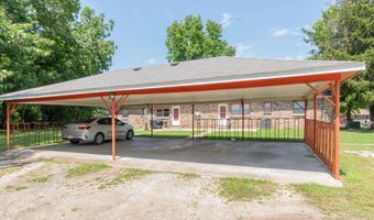 900 E Kirkwood Dr, Aurora, MO 65605