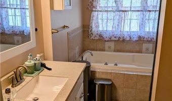 17 Stone Ave, Warwick, RI 02889