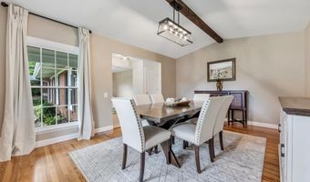 834 Westwood Dr, Ballwin, MO 63011