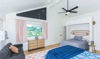 1614 Paukiki St, Kailua, HI 96734
