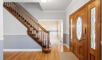 477 Redwood Forest Dr, Ballwin, MO 63021