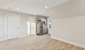 2150 N STAFFORD St, Arlington, VA 22207