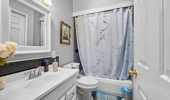 8911 Manor Ave, Allen Park, MI 48101
