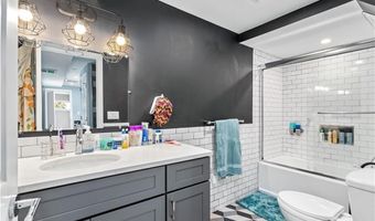 4 James St, Middletown, RI 02842