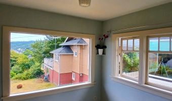 558 4TH St, Astoria, OR 97103