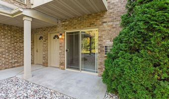 3325 N CASALOMA Dr 39, Appleton, WI 54913