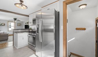 1352 W COMMERCIAL St, Appleton, WI 54914