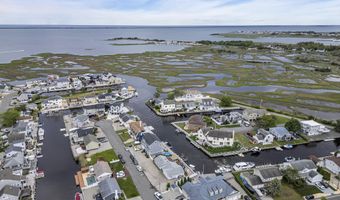 221 Magnolia Dr, Bayville, NJ 08721