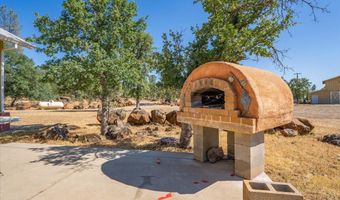 25150 Dersch Rd, Anderson, CA 96007